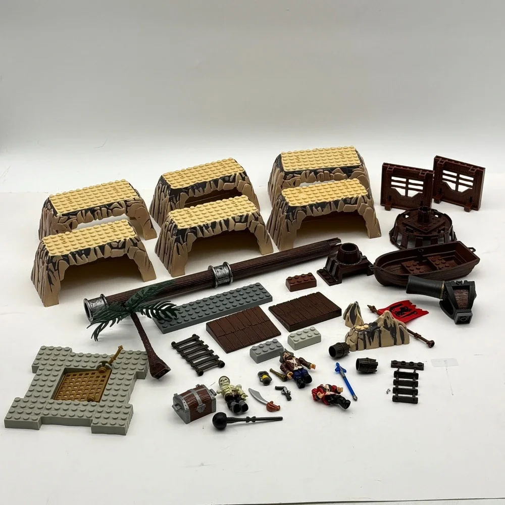 Mega Bloks Pyrates 3676 Smugglers Fort Incomplete Cave Boat Cannon Figures Lot